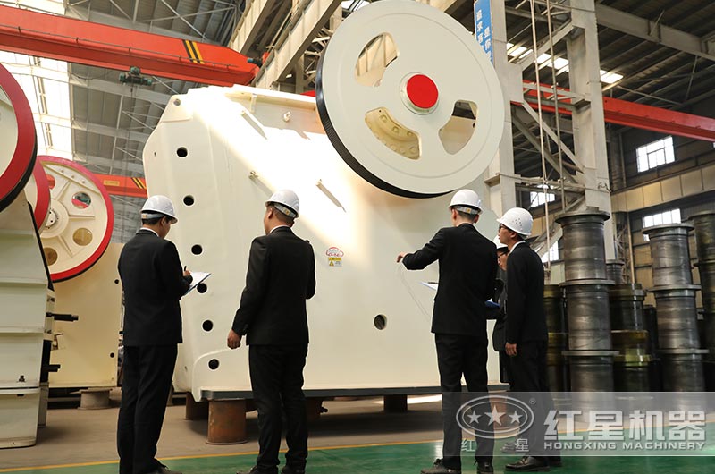 1215破碎機有現貨供客戶來廠參觀、咨詢